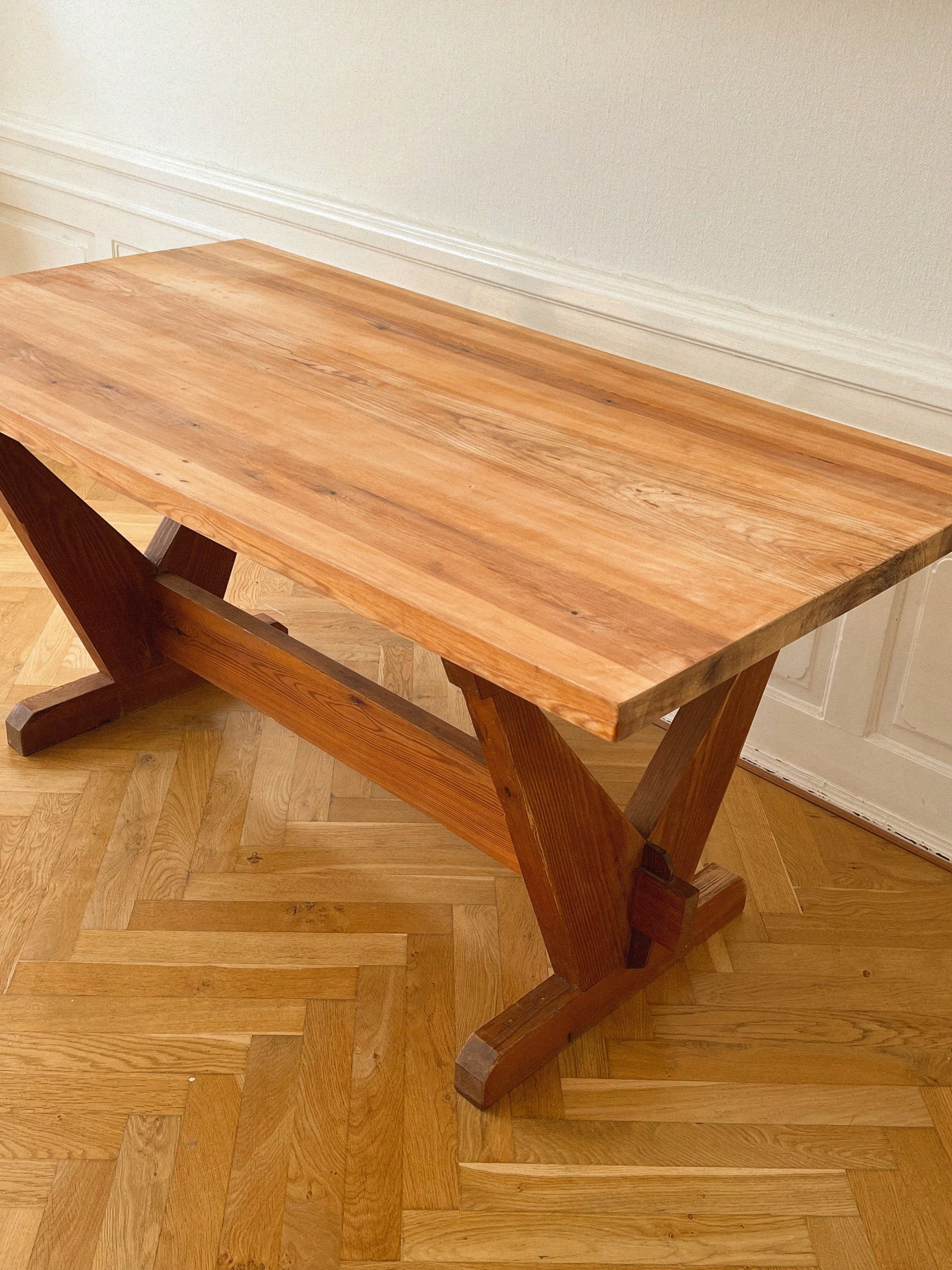 Solid pine wood table